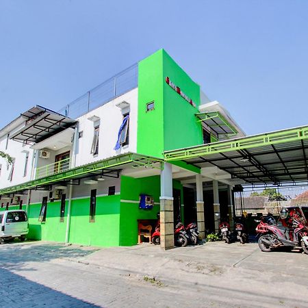 Super Oyo 93012 Griya Kencana Asri Syariah Lawean Екстер'єр фото
