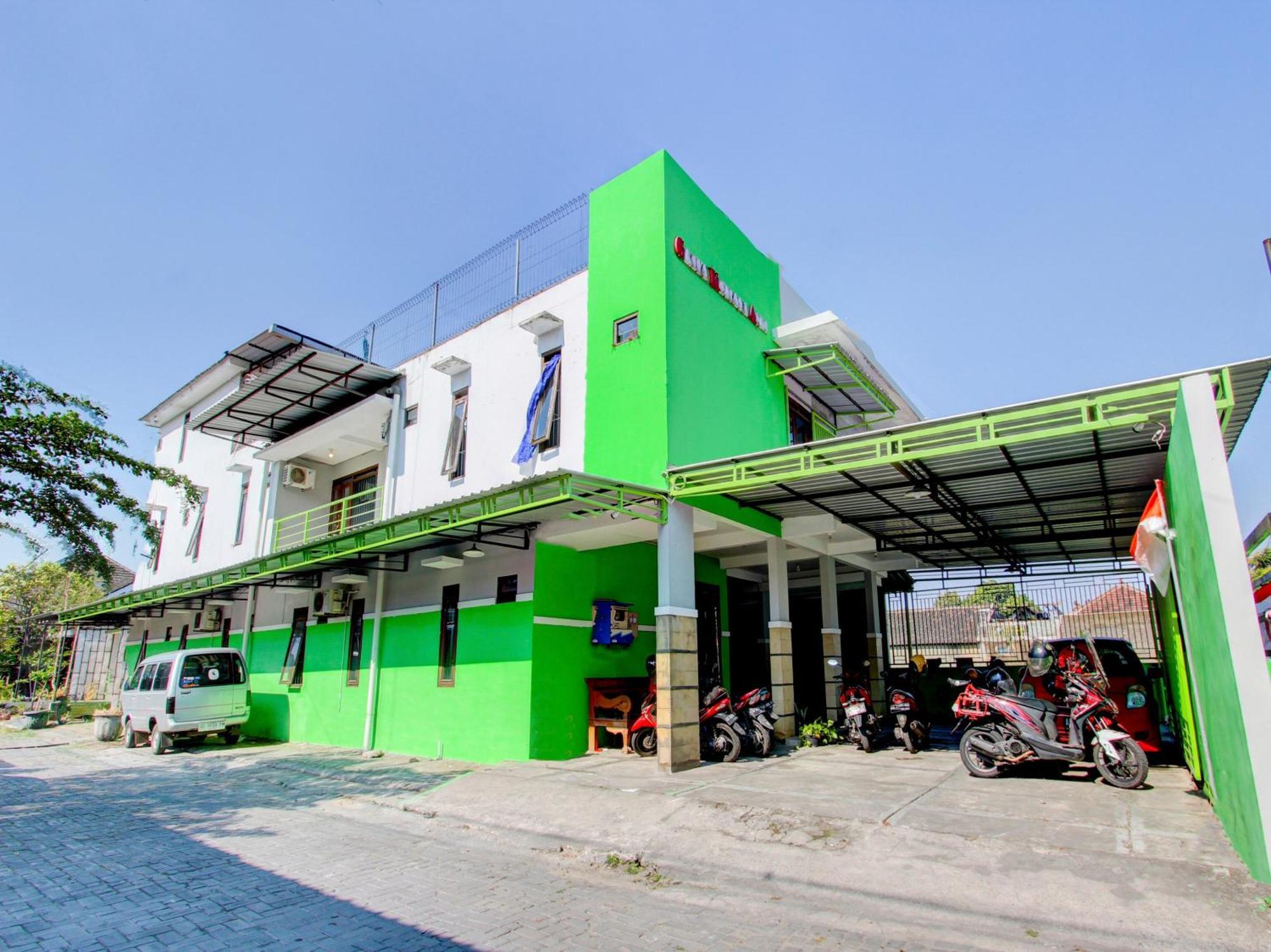 Super Oyo 93012 Griya Kencana Asri Syariah Lawean Екстер'єр фото